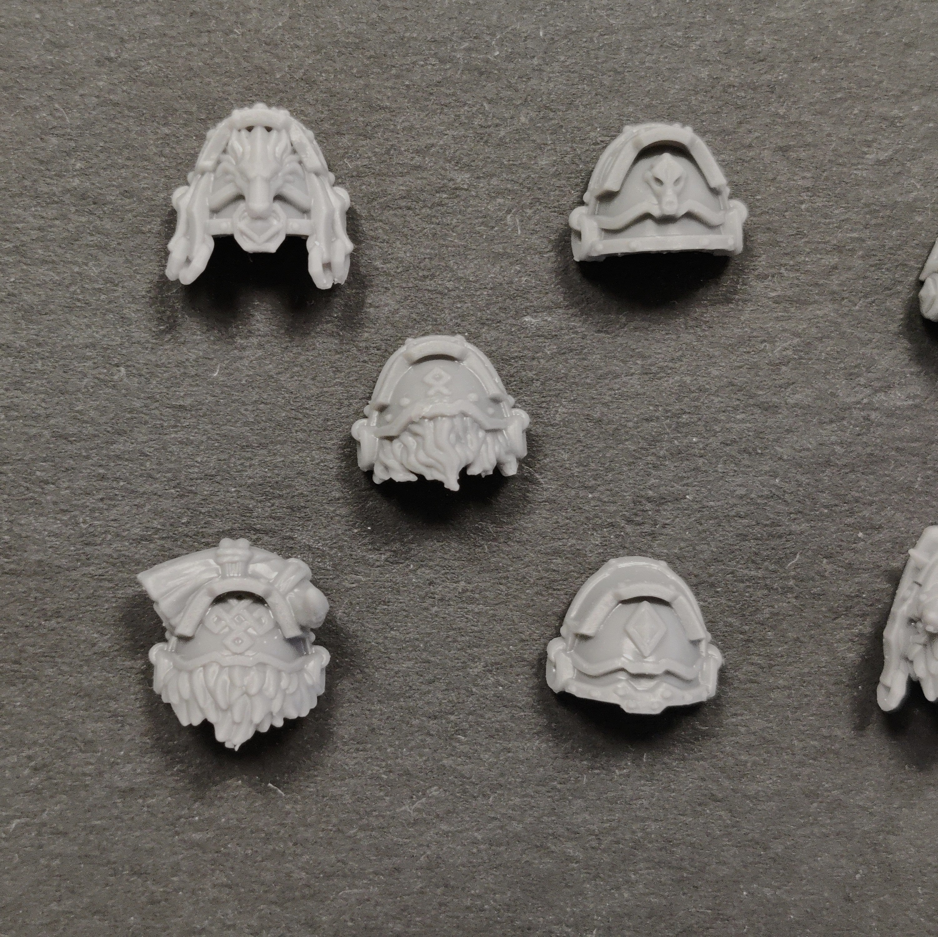 Image of the set of Primal Hounds - 5x Shoulder Pads - by Seaside Crow